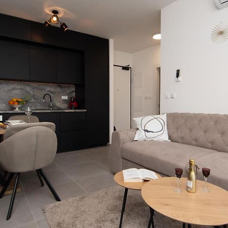 Studio Apartman Apollonia Sinj Exteriör bild