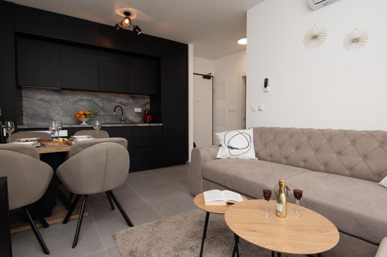 Studio Apartman Apollonia Sinj Exteriör bild