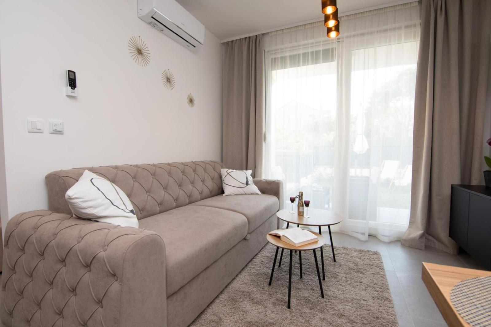 Studio Apartman Apollonia Sinj Exteriör bild